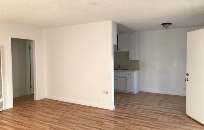 2 beds, 1 bath, 750 sqft, $2,095, Unit 0003