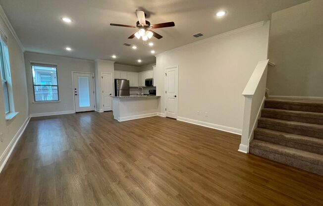 3 beds, 2.5 baths, $1,445, Unit 10312 Lynwood Creek Unit 102