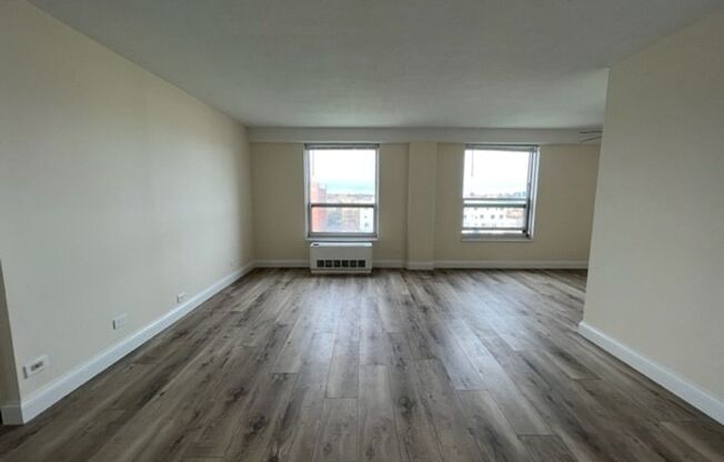 2 beds, 1 bath, 1,100 sqft, $1,995, Unit 0701