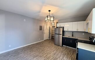 1 bed, 1 bath, 403 sqft, $1,750, Unit 222-224 Broadway - 4