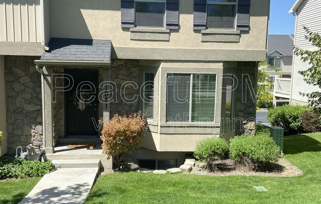 1041 N INDEPENDENCE AVE