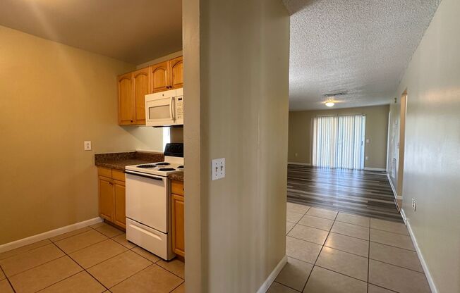 Bright 2BR/2BA Apartment Near Winter Springs Town Center – Available NOW!!