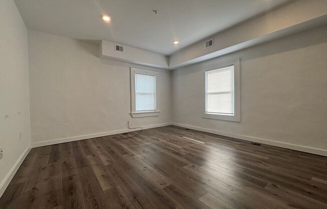 240- 242 E Girard