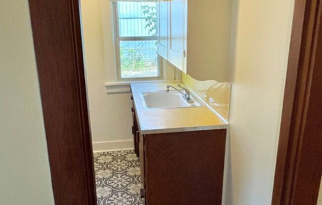 Studio, 1 bath, 389 sqft, $895