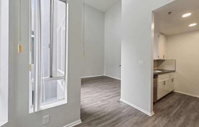 3 beds, 1.5 baths, 1,200 sqft, $2,798, Unit 409