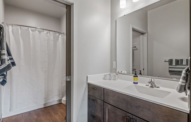 4 beds, 2 baths, 1,136 sqft, $3,020, Unit 211
