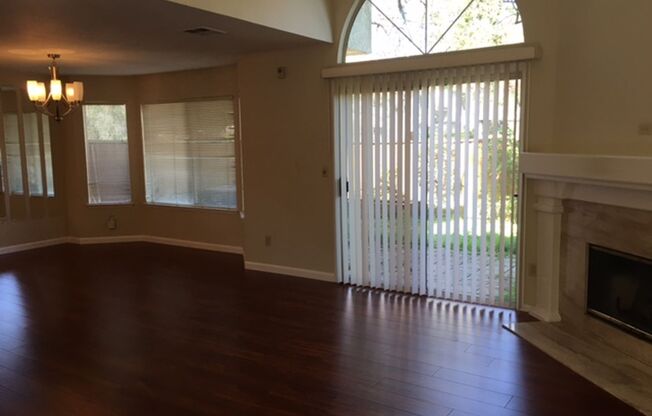 Great Location 3 Bedroom 2.5  Bath Townhouse