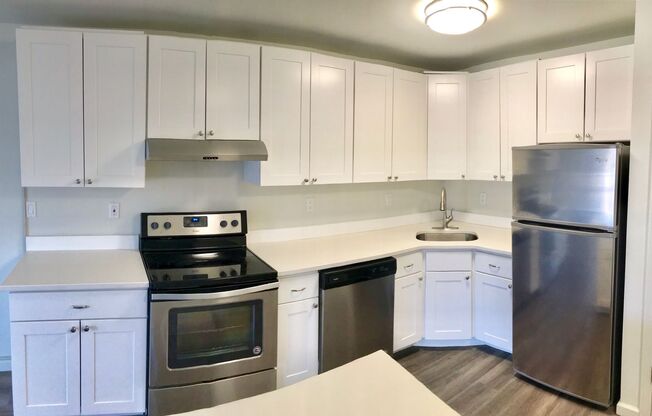 1 bed, 1 bath, 566 sqft, $2,000, Unit 114