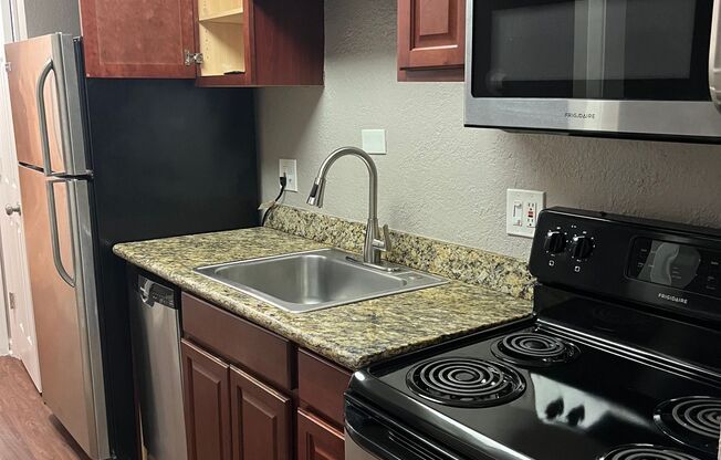 Greentree Apartments - Beautiful Remodeled Aprtments