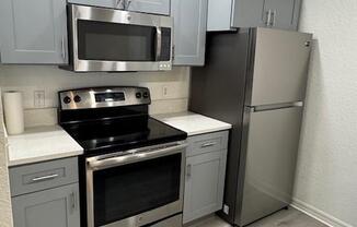 3 beds, 2 baths, 1,296 sqft, $2,000