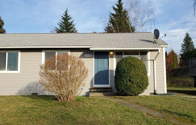 Charming 3 bedroom 1 bath Sheridan Park/Manette Duplex
