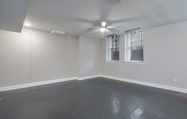 1 bed, 1 bath, 1,000 sqft, $1,375, Unit APT B