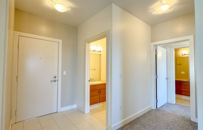 Pristine Top Floor 2bd/2bth Capitol Hill Condo, $3,100/mo.