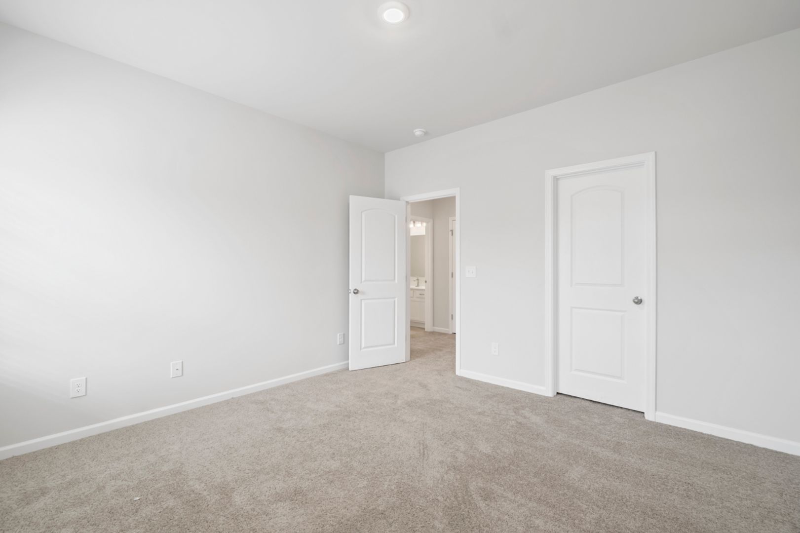 Like Brand New Luxury Townhome in Matthews!