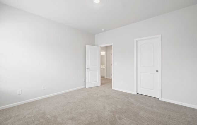 Like Brand New Luxury Townhome in Matthews!