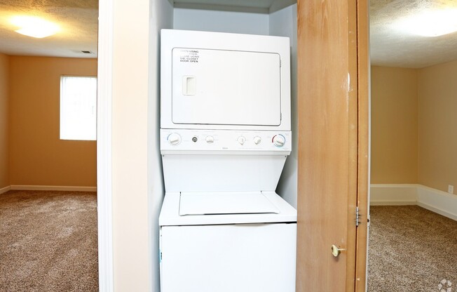 2 beds, 1 bath, 795 sqft, $1,075, Unit 1-105