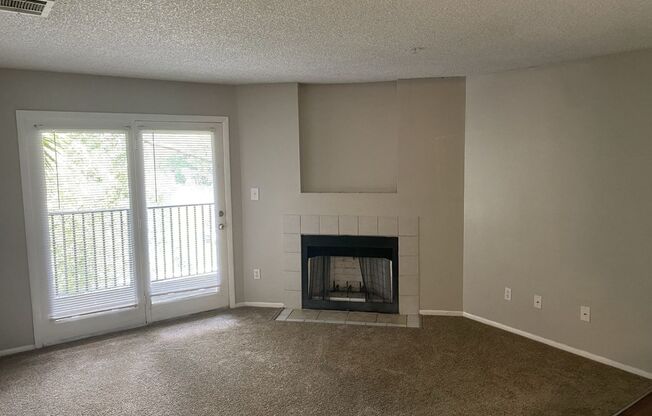 1 bedroom 1 bath with Fireplace, and washer and dryer include