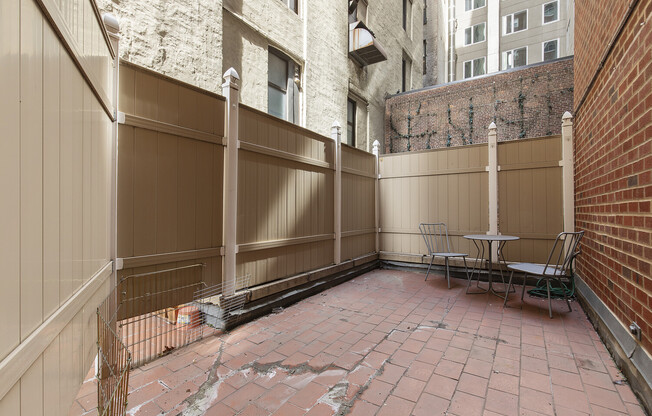 77 E 12 ST