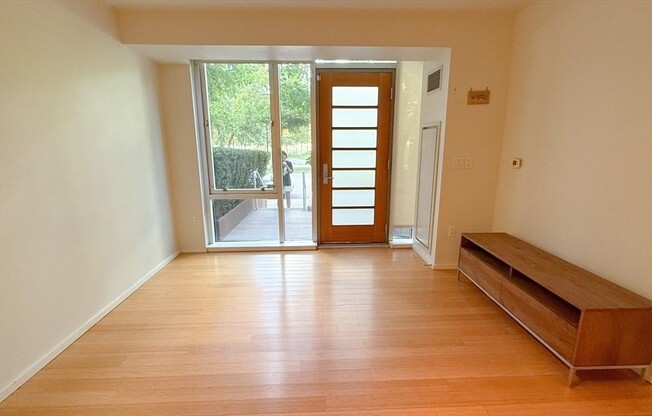 1 bed, 1.5 baths, 948 sqft, $3,800, Unit 127