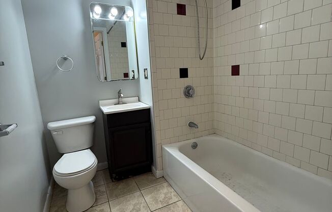 Studio, 1 bath, 430 sqft, $1,375, Unit 819