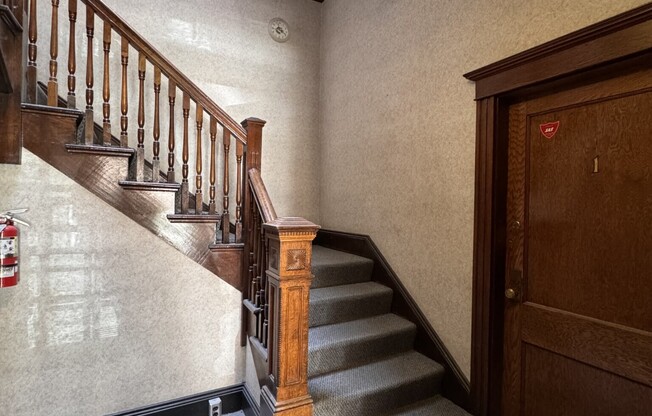 7 RADCLIFFE RD