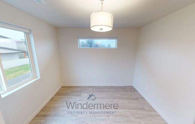 3 beds, 2.5 baths, 1,268 sqft, $1,995, Unit 384 Arissa