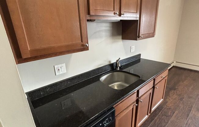 1 bed, 1 bath, 650 sqft, $995, Unit 23-203