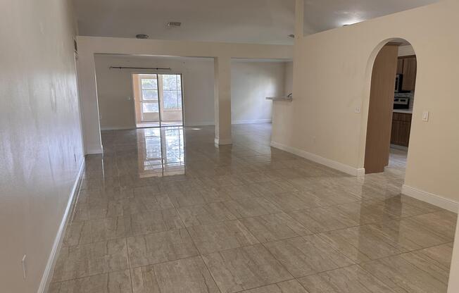 537 MASON DR