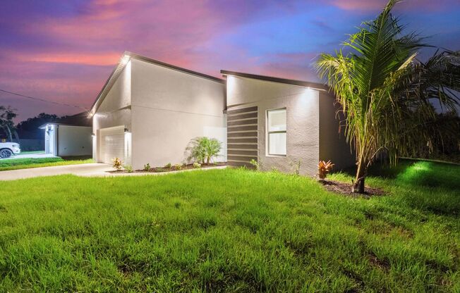 Deposit-Free! Modern, energy efficient home with ALL of the upgrades! North Port, FL