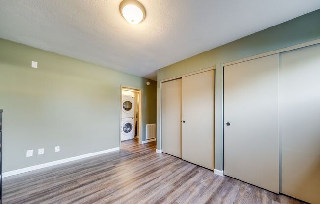 2 beds, 1 bath, $1,550, Unit A.