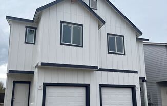 BRAND NEW 3 Bed/2.5 Bath Duplex with Fully Fenced Backyard - Golden Market Lane