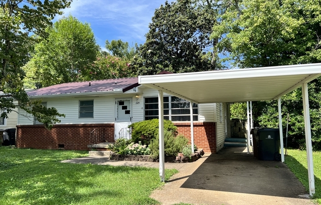 1125 E MOODY AVE