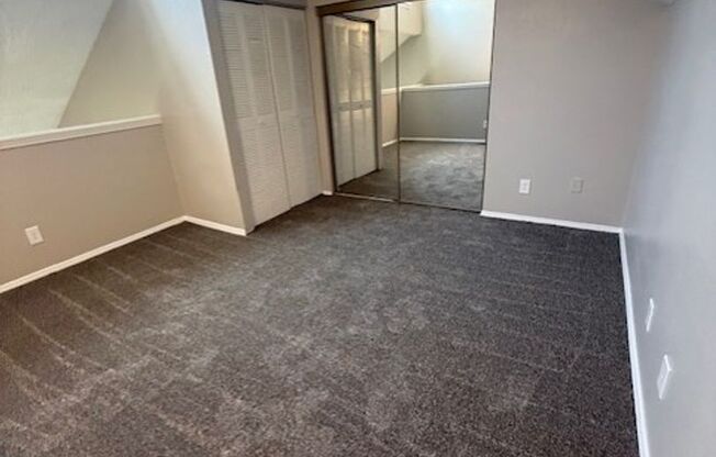 2 beds, 1 bath, 1,105 sqft, $920, Unit 2715-303