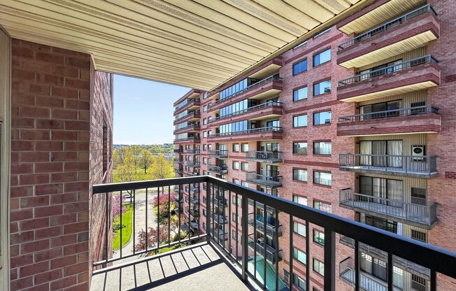 1 bed, 1 bath, 826 sqft, $2,500, Unit 708