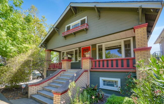 Mid Town 2 Bedroom 2 Bathroom 1260 Sqft. Bungalow for Lease