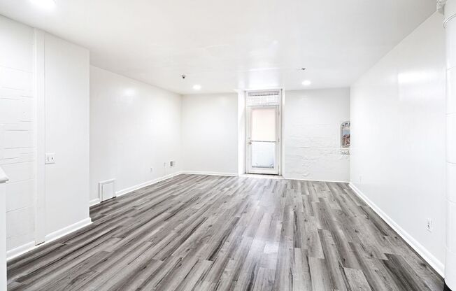 2 beds, 2 baths, 800 sqft, $1,450, Unit 101