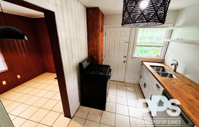 2940 HARLAN DR