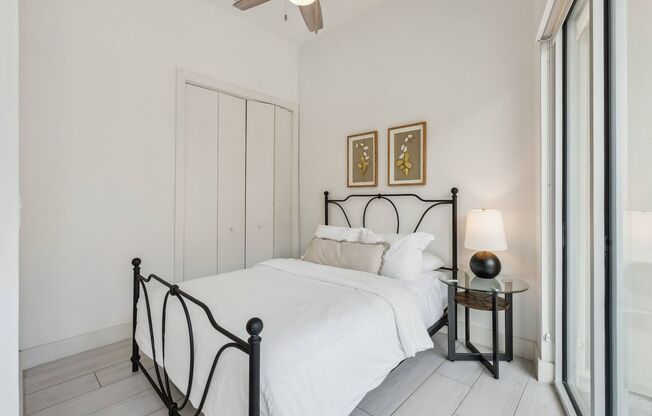 1 bed, 2 baths, $1,799, Unit 404