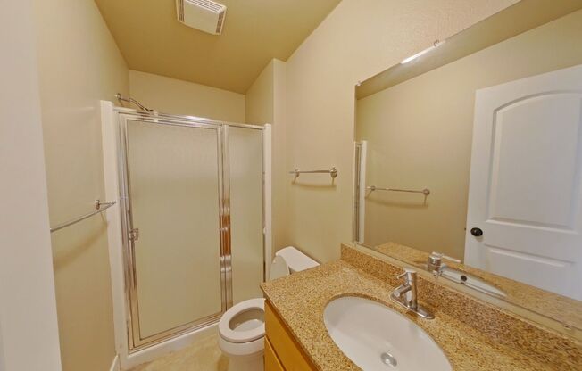 3 beds, 2 baths, $2,200, Unit 6