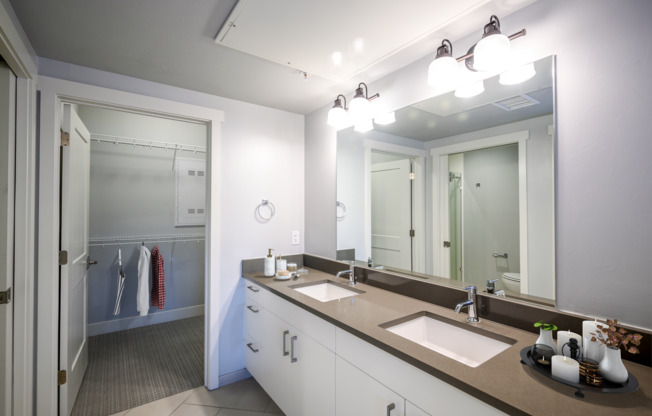 1 bed, 1 bath, 865 sqft, $2,350, Unit 507 Black Olive