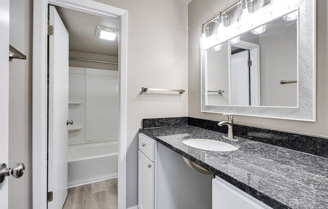 3 beds, 1.5 baths, 1,090 sqft, $1,599, Unit 2105-08