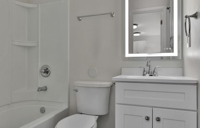 2 beds, 1 bath, $1,685, Unit 111