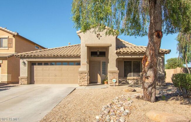 Beautifull & Spacious home in Goodyear!