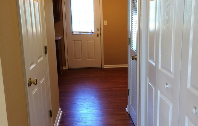 2 beds, 2 baths, 1,100 sqft, $875, Unit C6