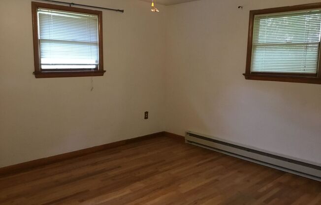 3 beds, 1 bath, $1,695