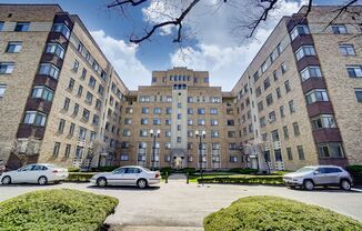 610-ROYAL YORK APARTMENTS, LLC