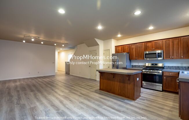 Bright & Functional 3 Bedroom Home in Damascus!