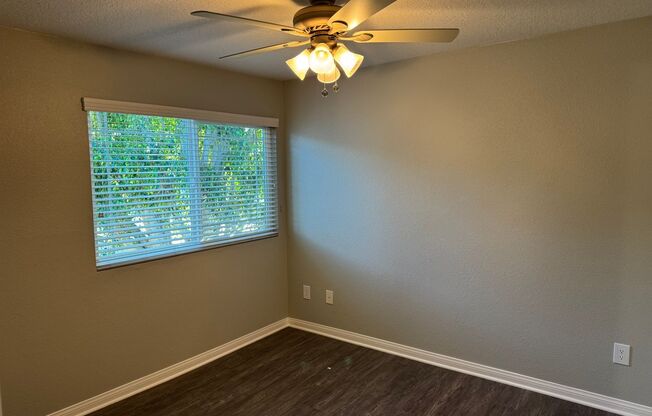 1 bed, 1 bath, 550 sqft, $2,140, Unit 1371N