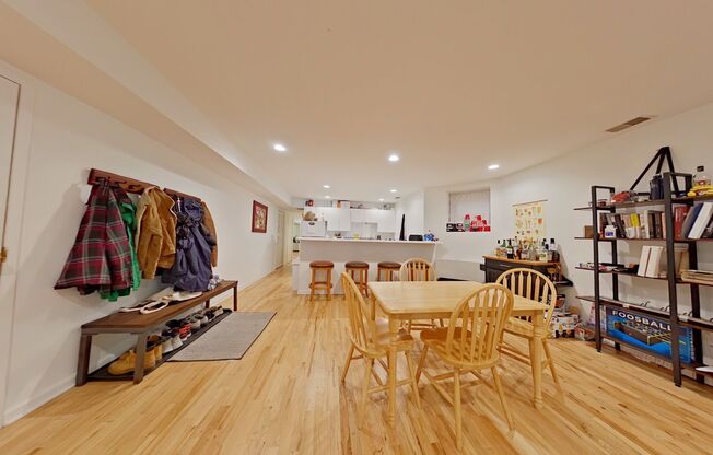 721-23 Briar