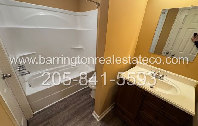 2 beds, 1.5 baths, 896 sqft, $775, Unit Unit B